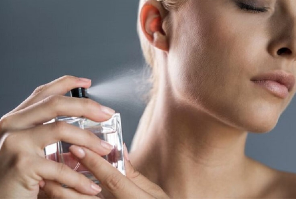 عطر و رنگ پوست